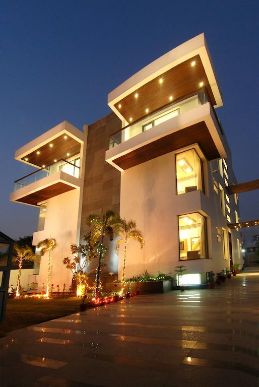 White Lotus Hotel Gurgaon Exterior foto